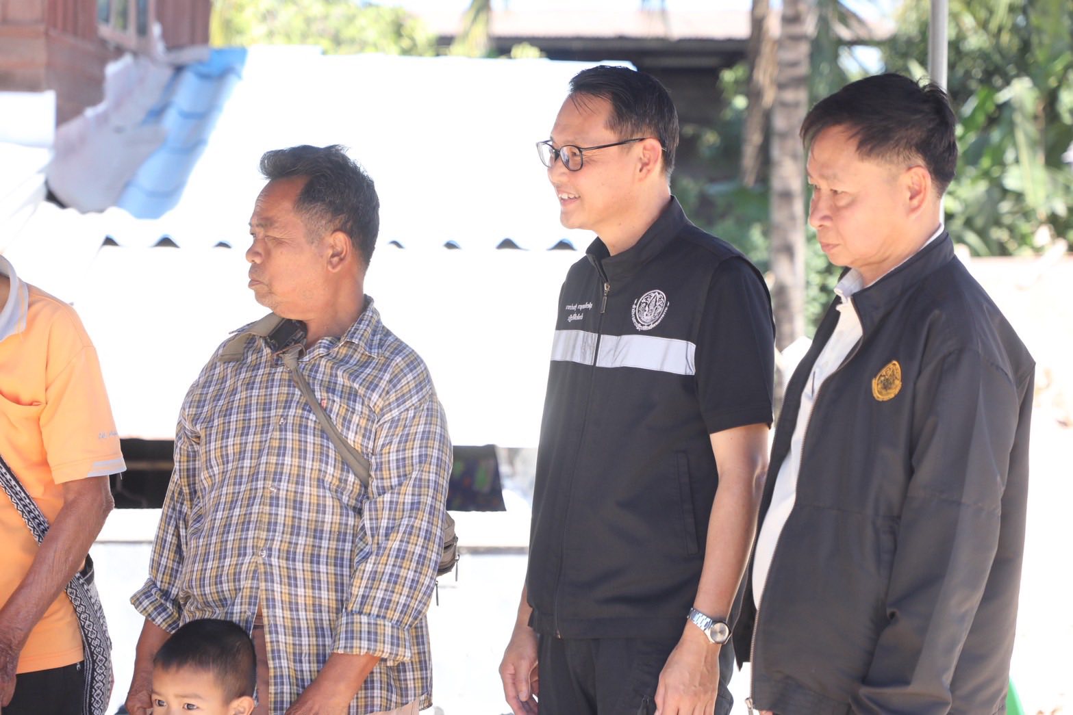 title - “ส.ป.ก. ไม่ทิ้งใครไว้ข้างหลัง” เลขาฯ สั่งลุย ศูนย์เคลื่อนที่ เร่งช่วยเกษตรกรในเขตปฏิรูปที่ดินในพื้นที่เสี่ยงภัย